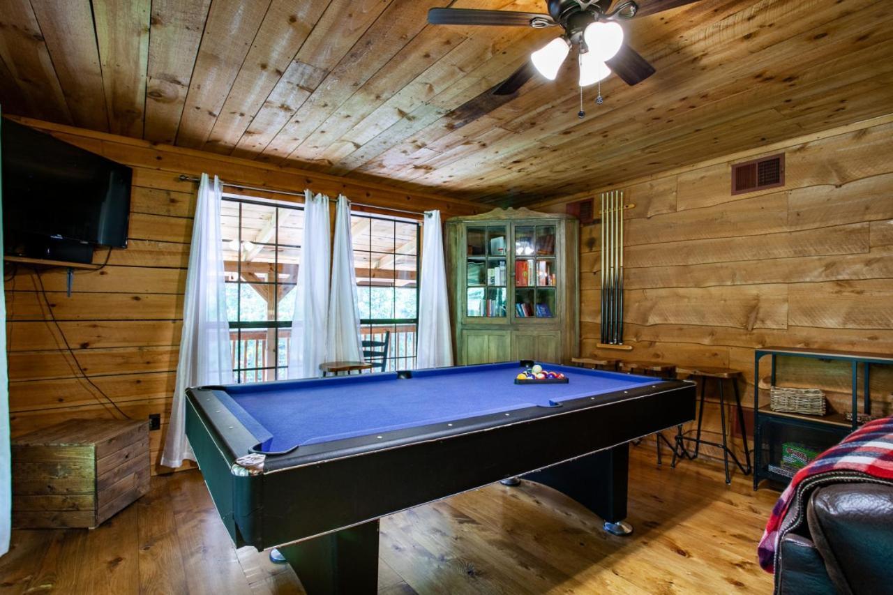 Forest Home Hot Tub Fire Pit Pool Table พิเจนฟอร์จ ภายนอก รูปภาพ