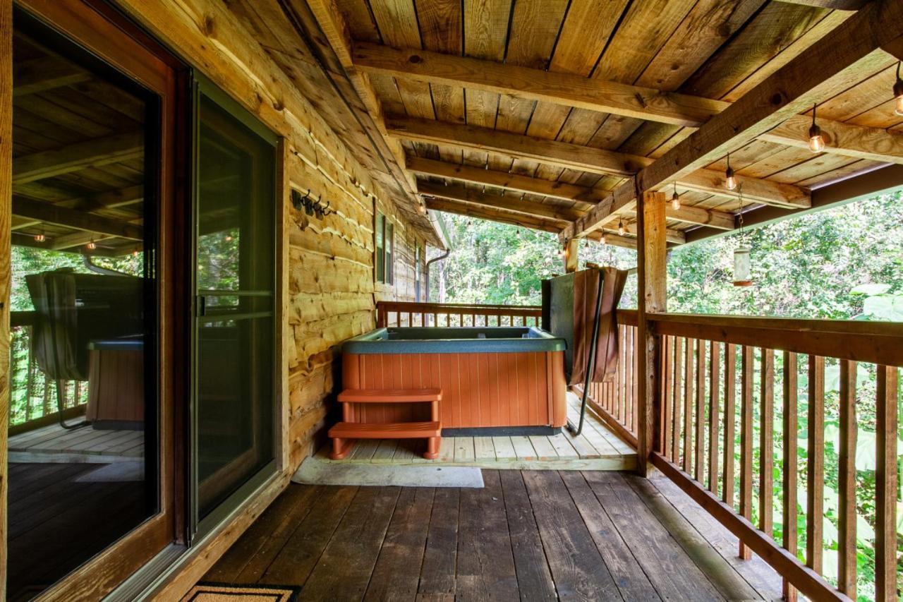 Forest Home Hot Tub Fire Pit Pool Table พิเจนฟอร์จ ภายนอก รูปภาพ