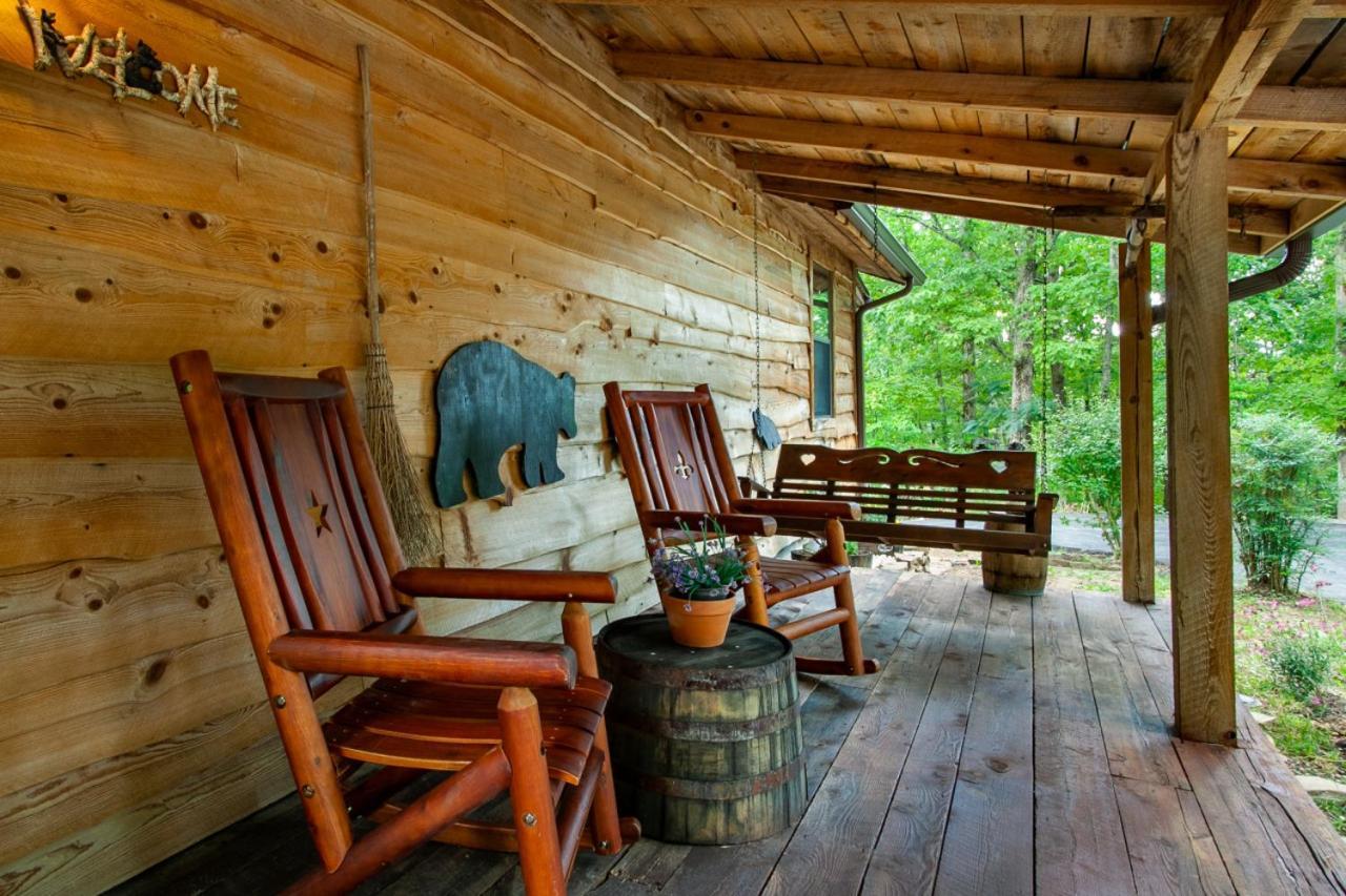 Forest Home Hot Tub Fire Pit Pool Table พิเจนฟอร์จ ภายนอก รูปภาพ
